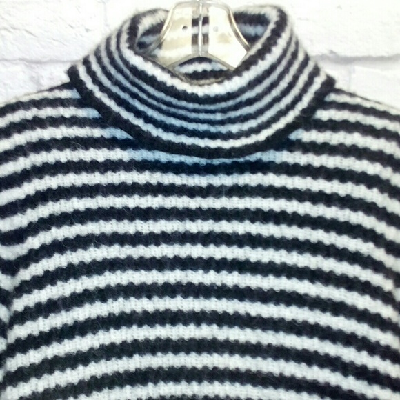Banana Republic sweater - Picture 4 of 6